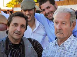 Nuestro compañero Pepe Plaza, junto a su padre, Manuel Prieto 'Manolín'. (FOTO: Vicente Medero)